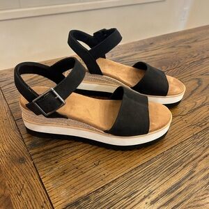 TOMS Black Platform Ankle Strap Sandals Women’s Size 7 Comfort Wedge